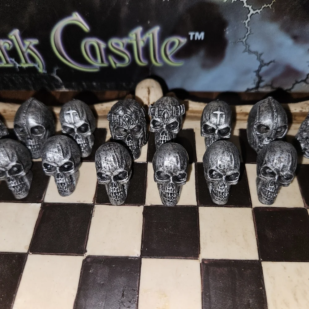 Dark Castle Gothic Collectors Chess Set - Picture 3 of 6